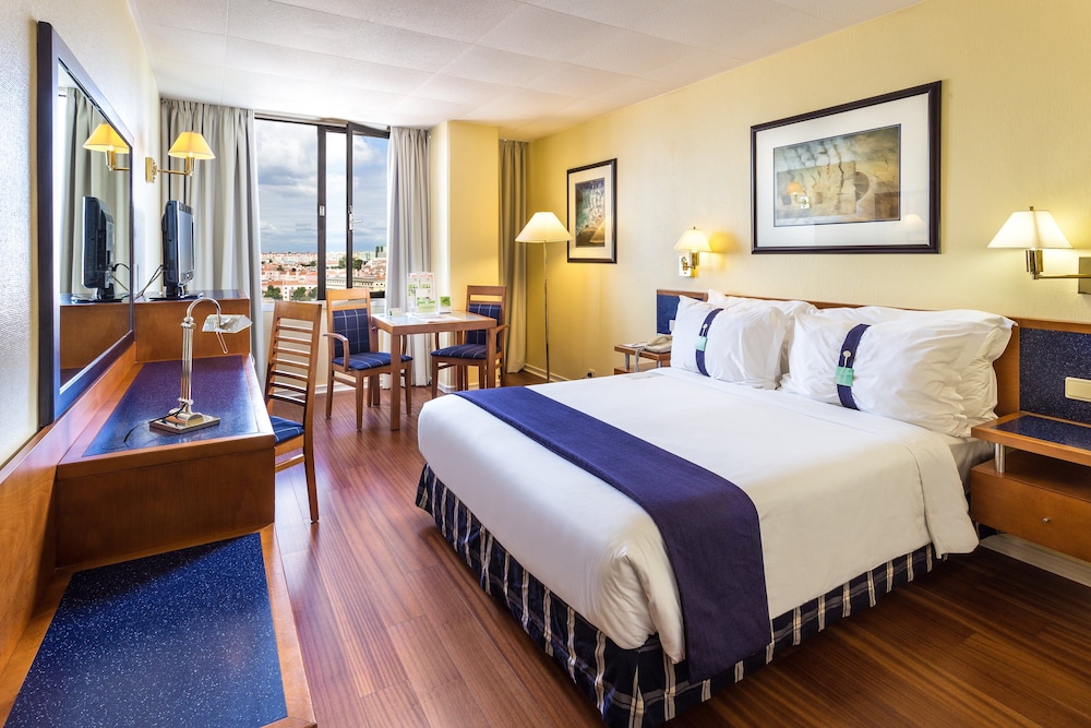 Standard Room, 1 Double Bed, Smoking - Photo 1