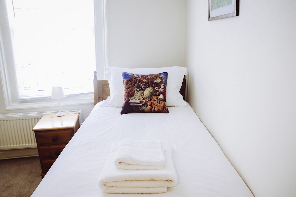 Standard Twin Room photo 3