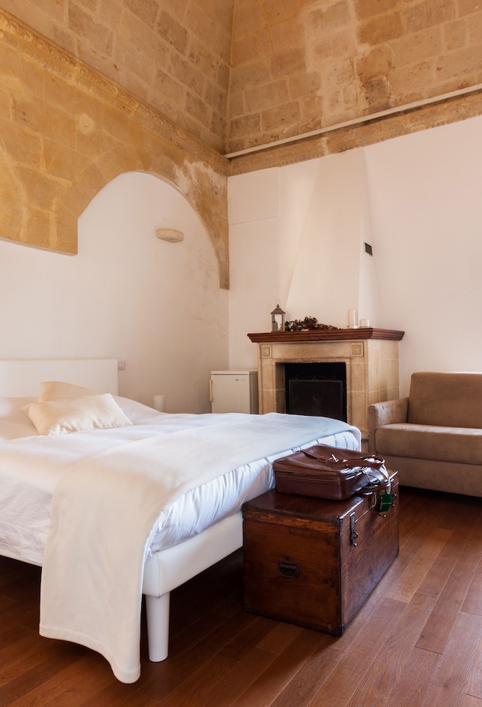 Superior Double Room, City View