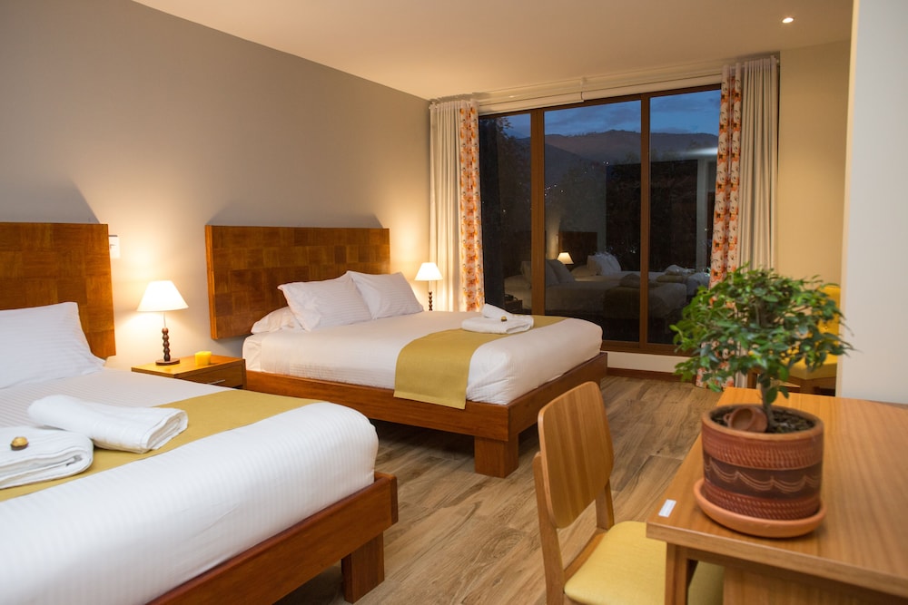 Deluxe Double Room, 2 Queen Beds photo 2