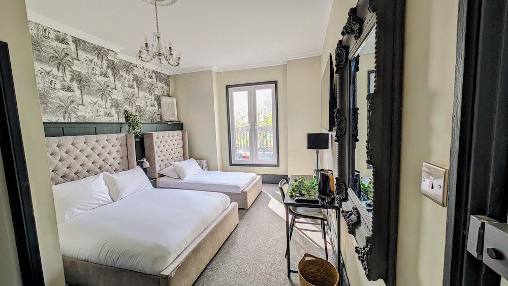 Premium Triple Room