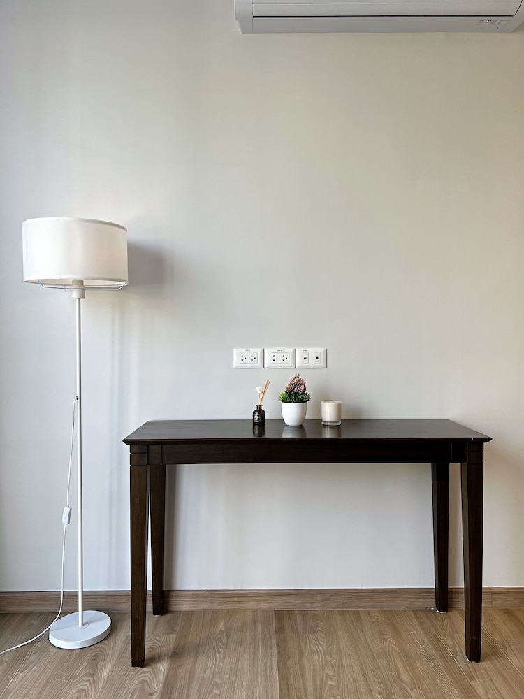 2 Bedrooms Exclusive Apartment (Unit 403) photo 3