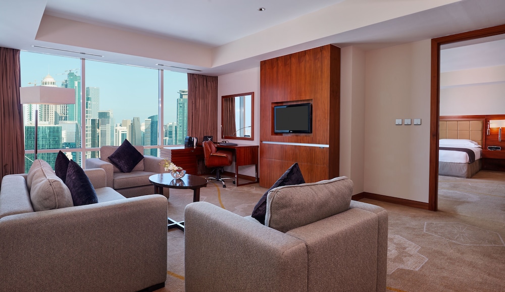 Suite, 1 Bedroom - Photo 5