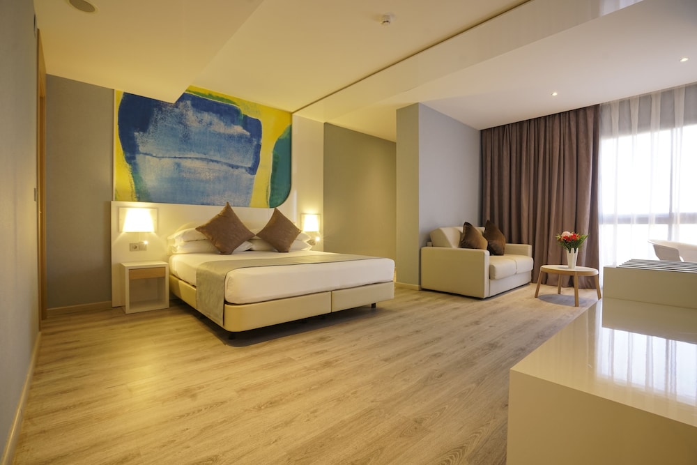 Executive Room, City View