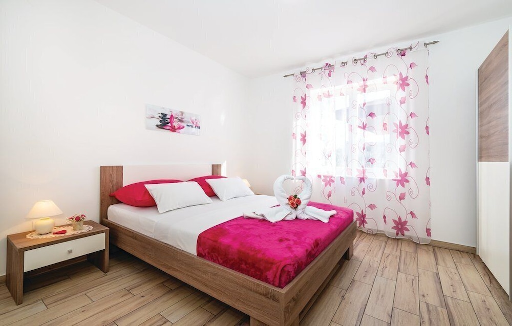 Family House, 2 Bedrooms, Terrace