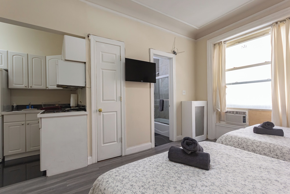 Standard Studio #4 photo 2