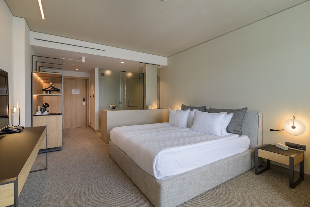Deluxe Double, Sea View - Photo 2
