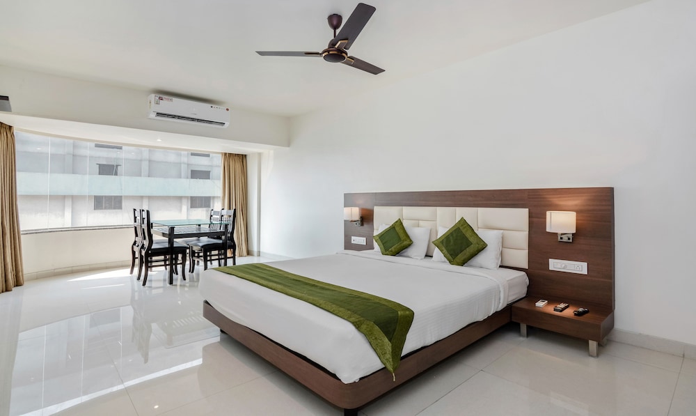 Premium Room, 1 Queen Bed, Non Smoking photo 1
