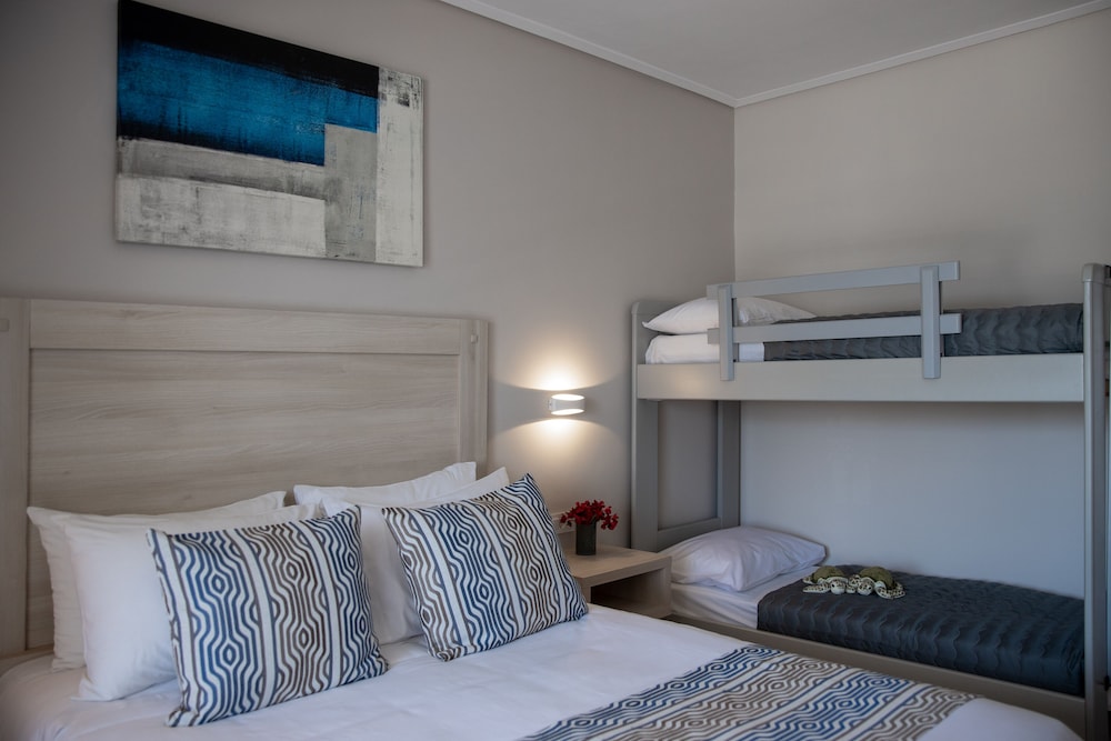 Superior Family Room with Bunk Beds - Photo 2