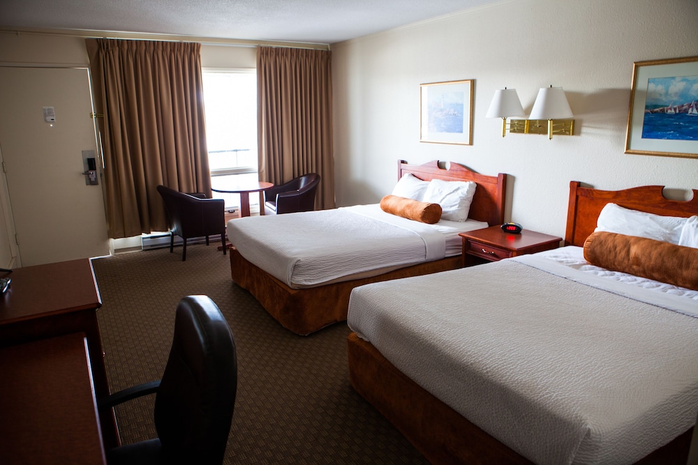 Room, 2 Queen Beds - Photo 3