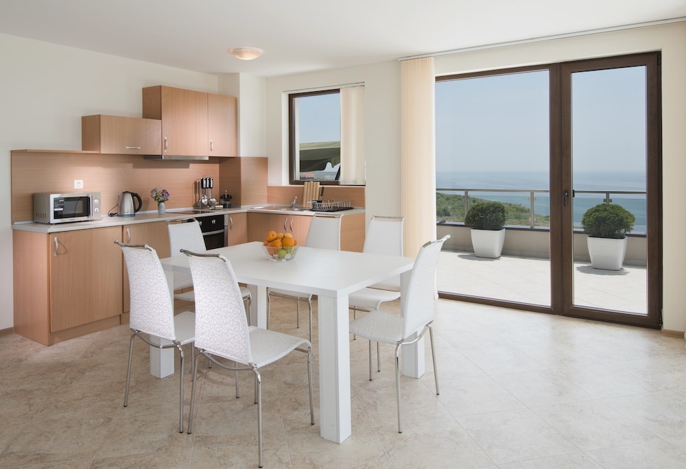 Deluxe Apartment, Balcony, Sea View photo 3