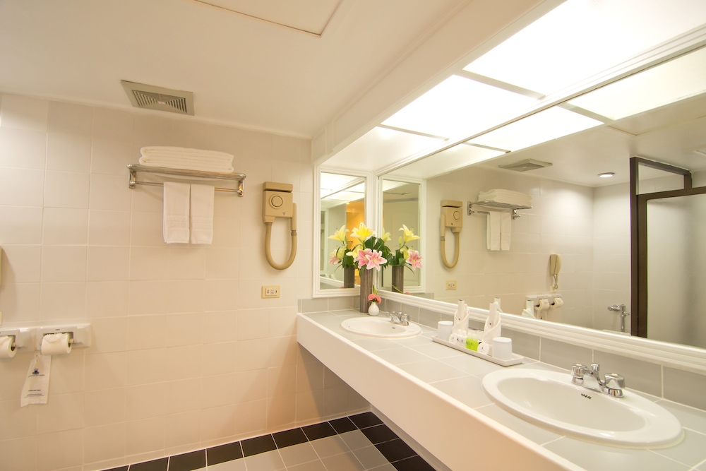 Deluxe Double or Twin Room photo 3