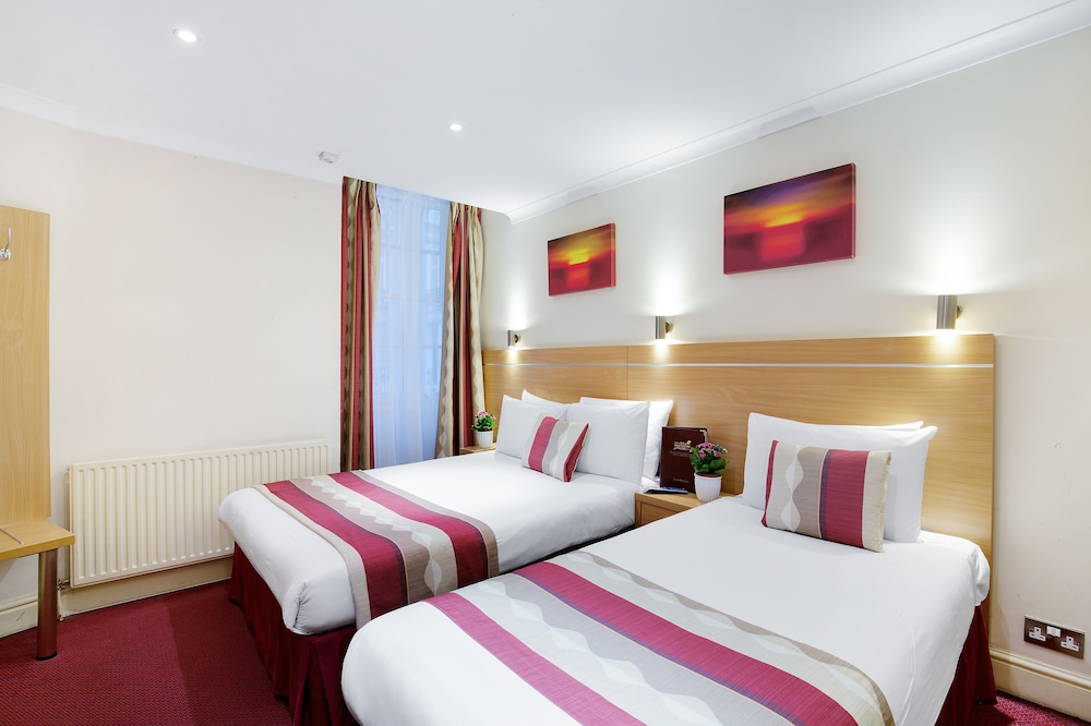 Standard Triple Room photo 2