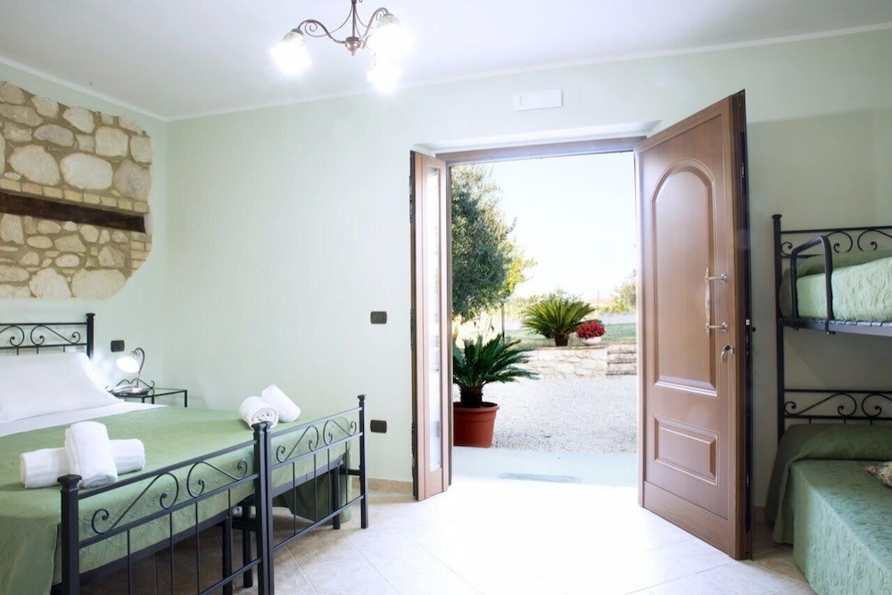 Comfort Quadruple Room, Garden View photo 1