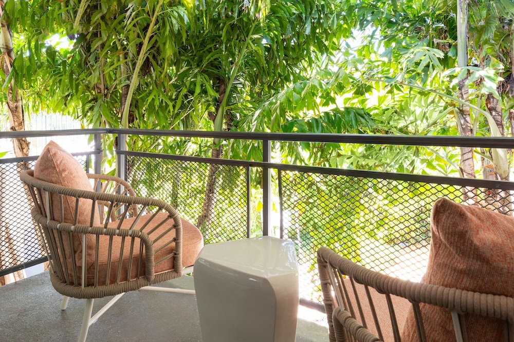 Room, 2 Queen Beds, Balcony - Photo 3