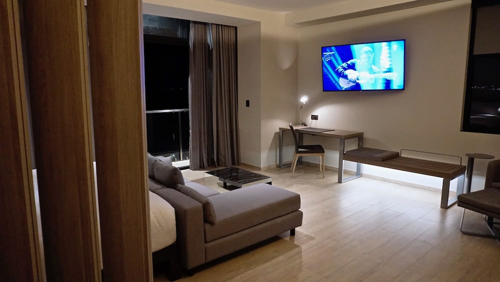 Junior Suite, 1 King Bed, Sea View