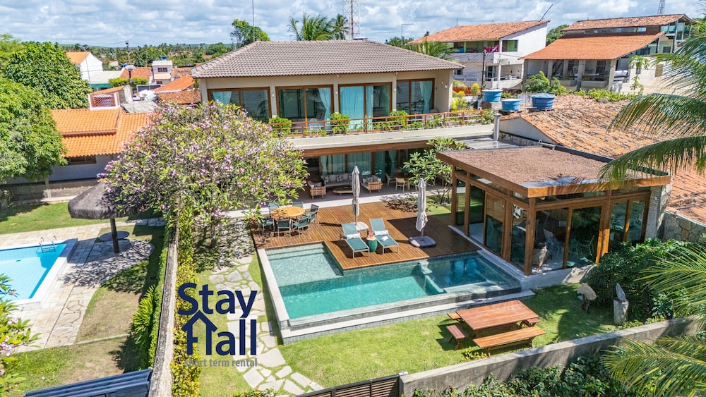 Villa photo 1