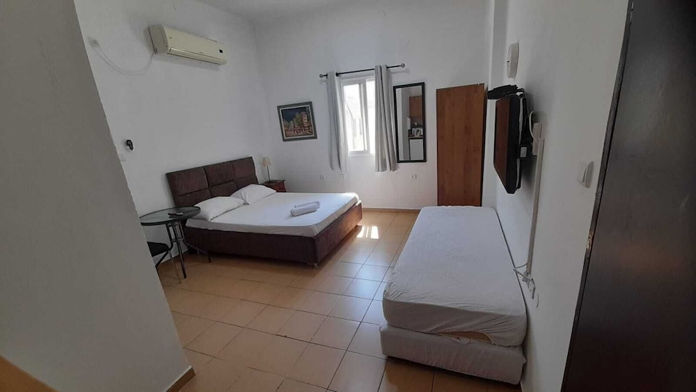 Studio, 1 Double or 2 Twin Beds photo 1