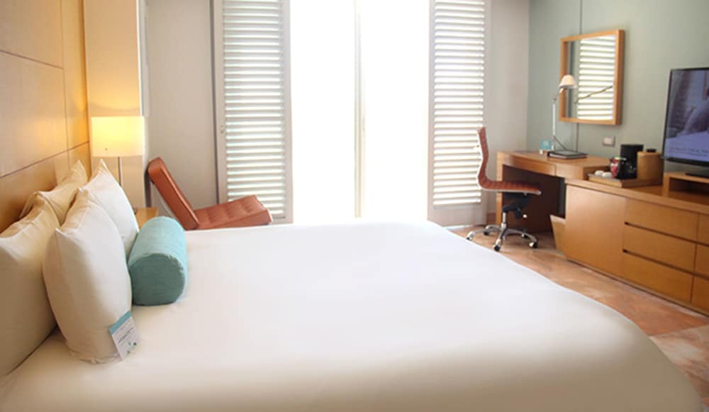 Deluxe King Size Bed Resort View - Photo 3