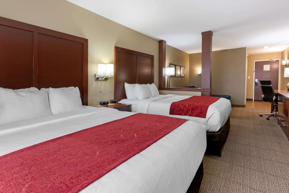 Suite, Multiple Beds, Accessible, Bathtub photo 2
