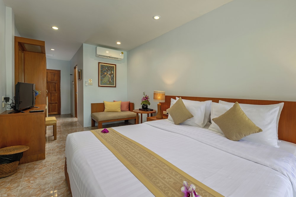 Seaview Studio With Pool Access photo 3