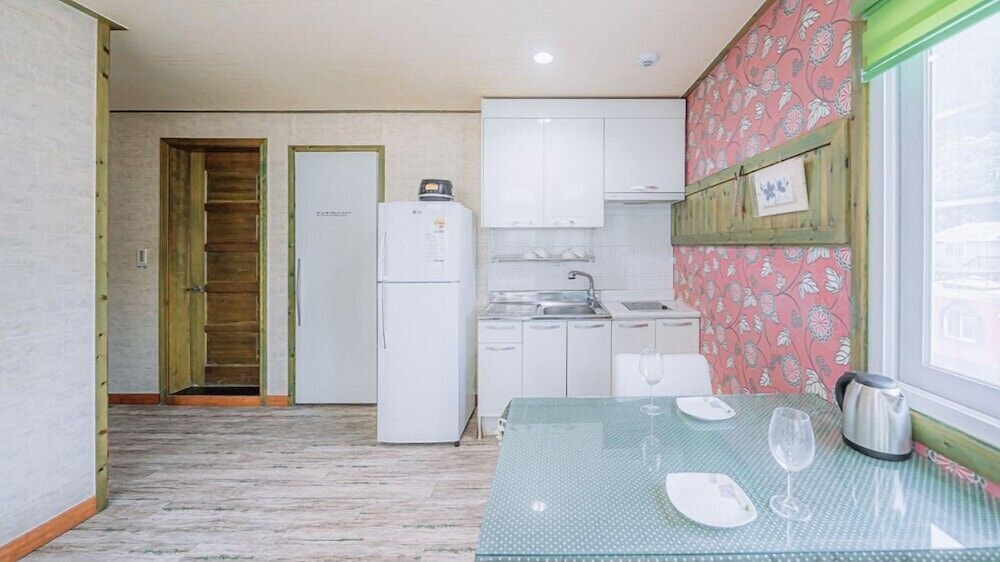Room (hyacinth) photo 3
