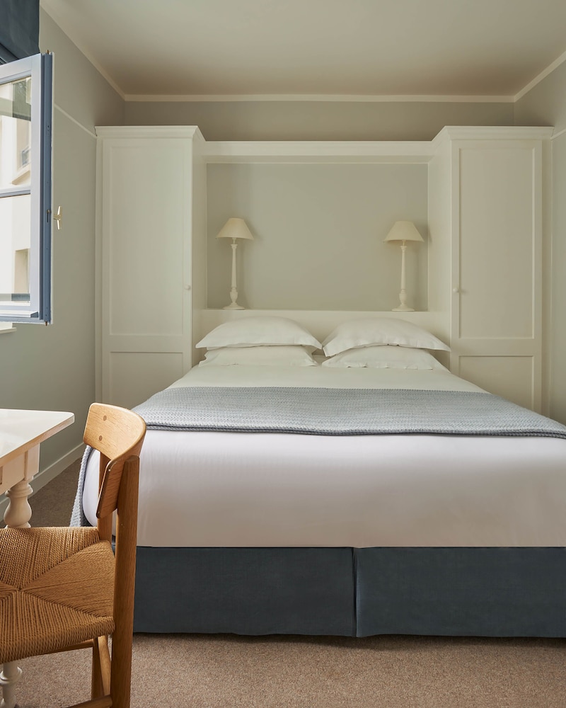 Standard Room, City View photo 2