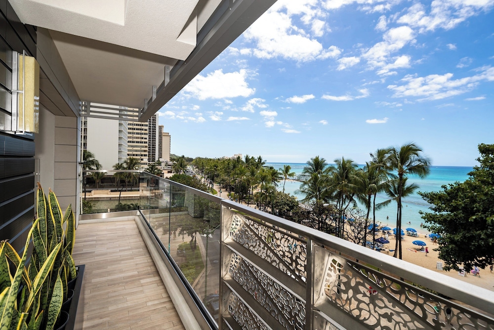 ESPACIO THE JEWEL OF WAIKIKI: Penthouse (Diamond Suite) photo