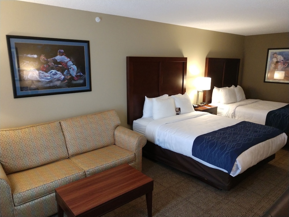 Suite, Multiple Beds, Non Smoking photo 2