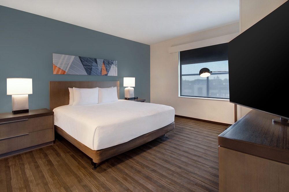 Room, 1 King Bed (Den) - Photo 3