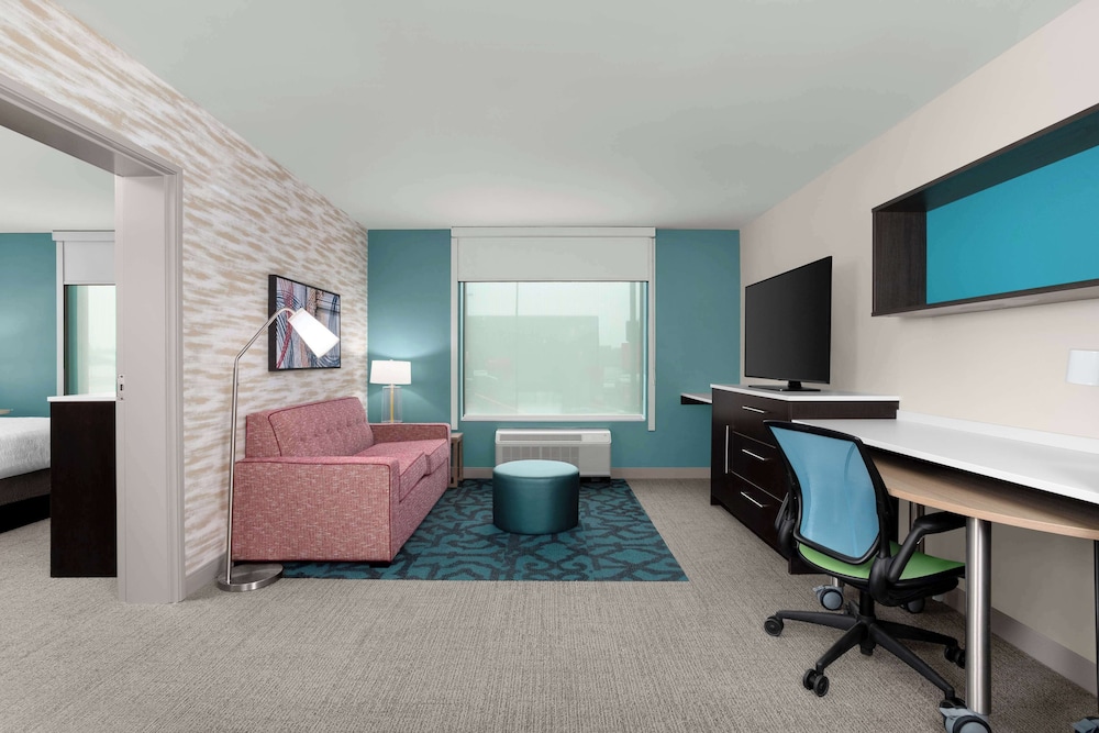 Suite, 1 Bedroom - Photo 1