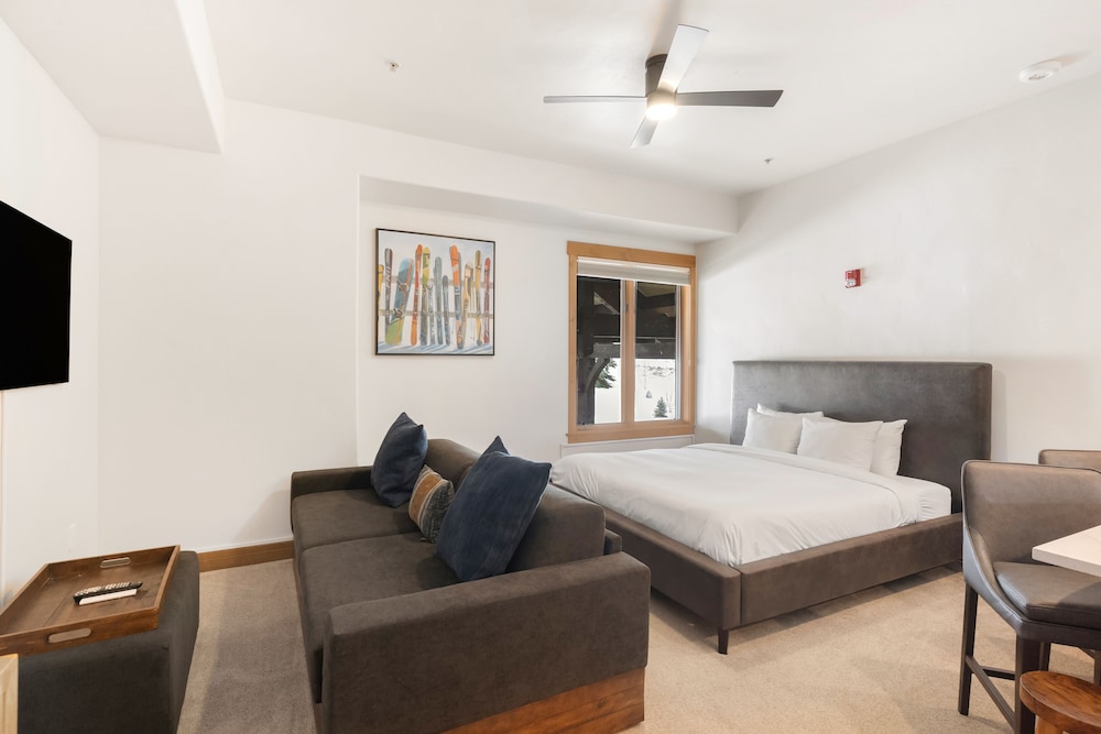 Condo, 1 Bedroom photo 1