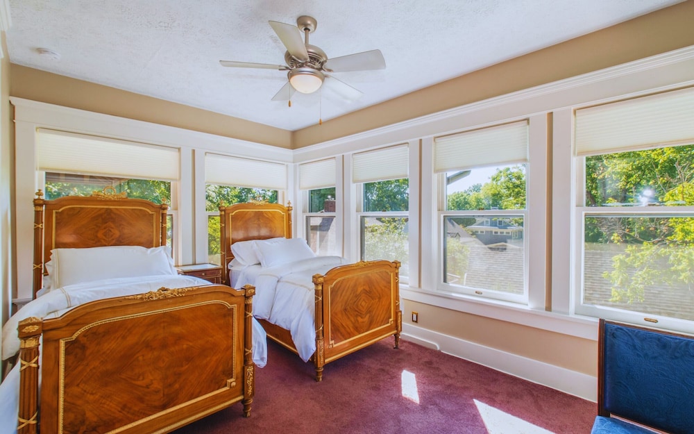 Martha Suite + Sun room