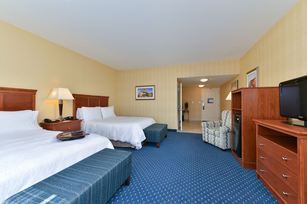Room, 2 Queen Beds, Accessible, Non Smoking - Photo 2