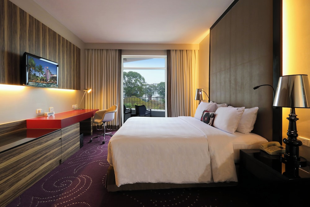 Roxstars Family Suite, Non Smoking, City View