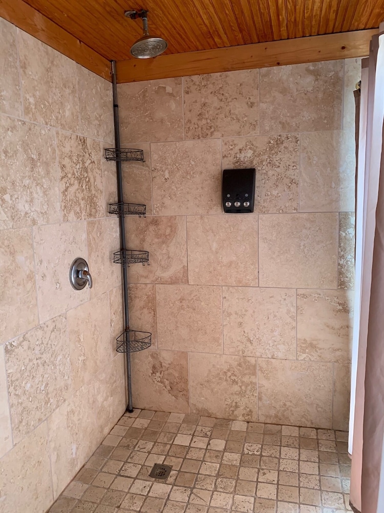 Standard Suite, 1 Bedroom, Non Smoking (Quen Anne Suite) photo 3