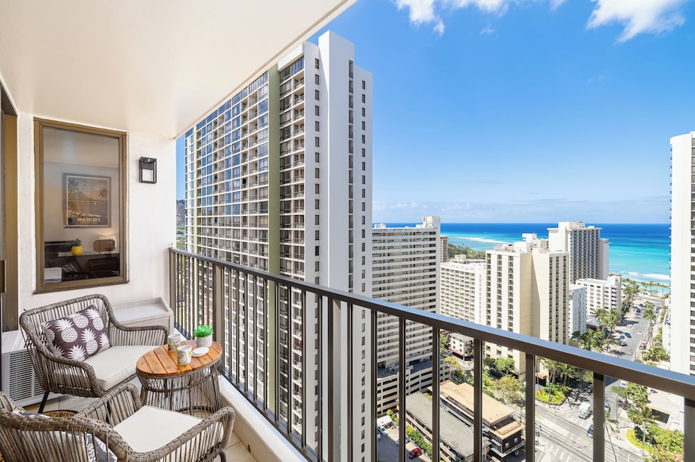 Premium Remodeled Condo with Ocean View and Parking: Premium Condo, 1 Bedroom, Air conditioning, Ocean View (0034) photo