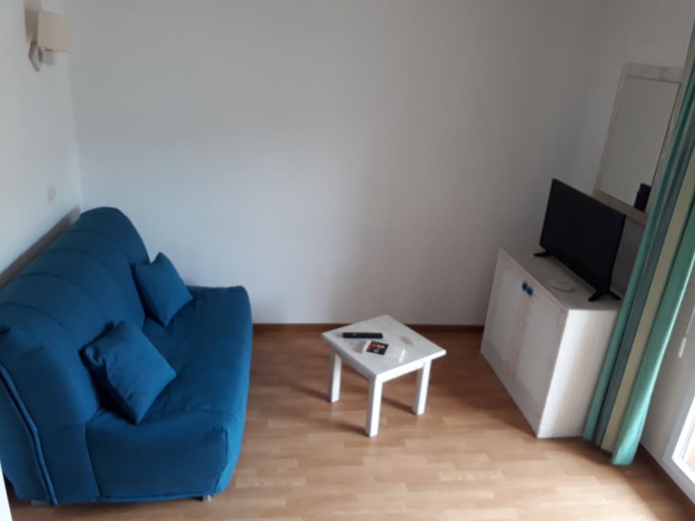 Apartment, 2 Bedrooms - Photo 5
