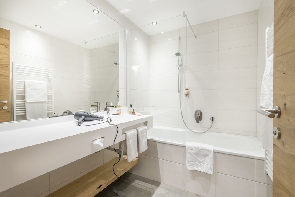 Classic Double Room, 1 Bedroom, Mountain View photo 3