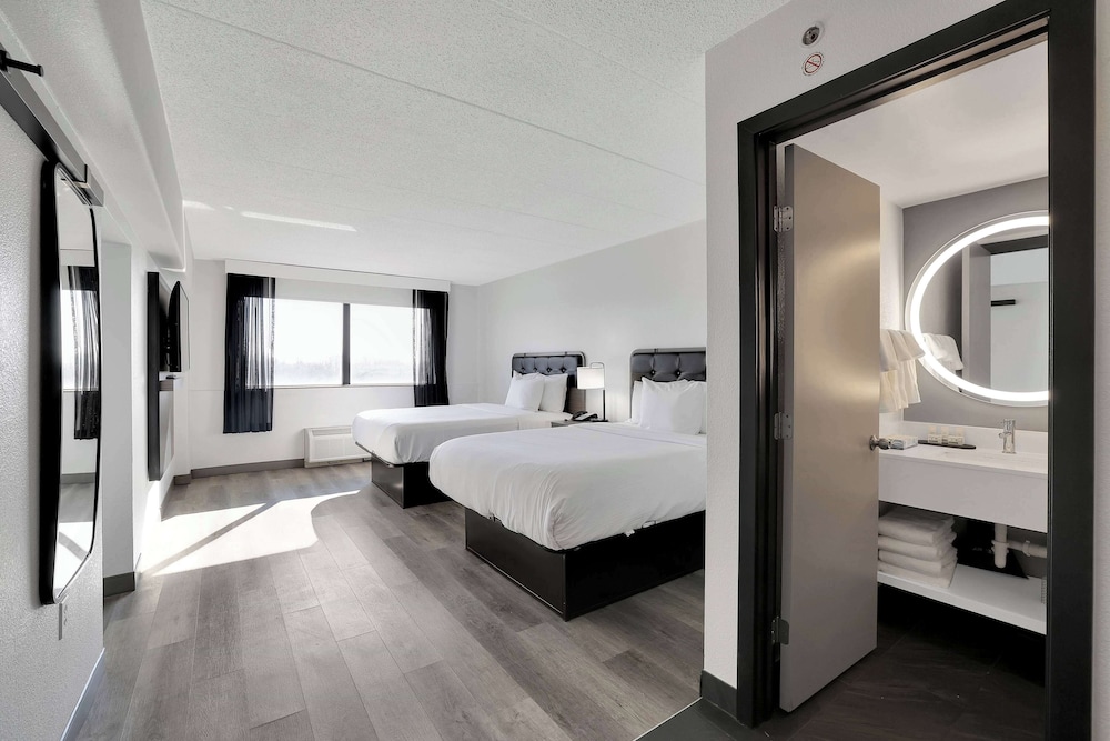 Suite, 2 Queen Beds, Non Smoking (1 Bedroom)