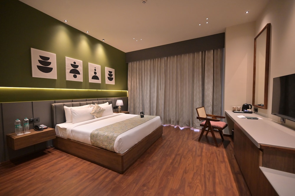 Deluxe Room, City View