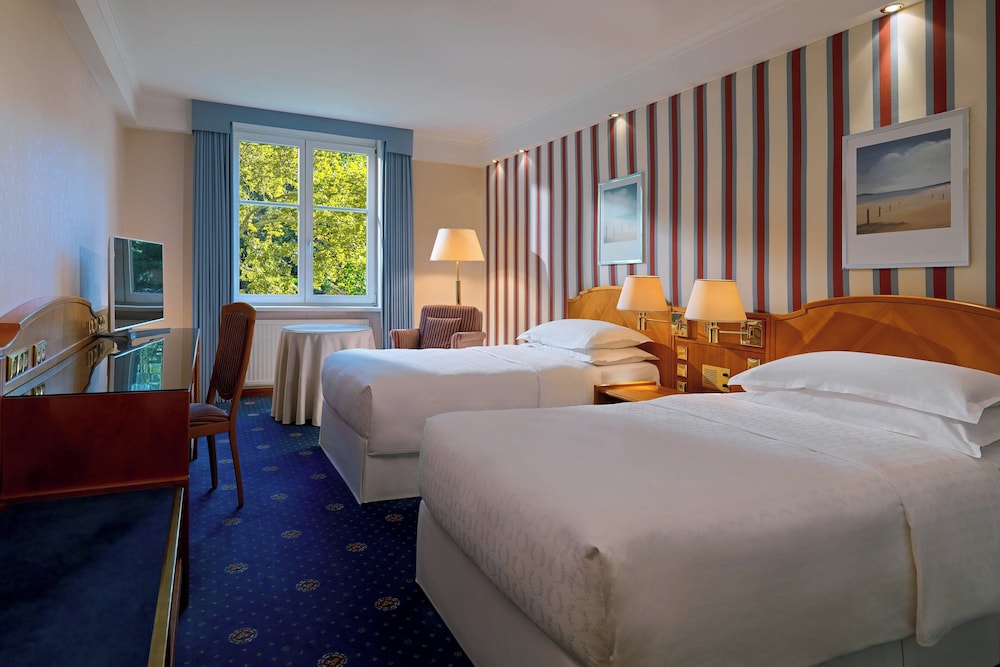 Classic Room, 2 Twin Beds, City View - Photo 1