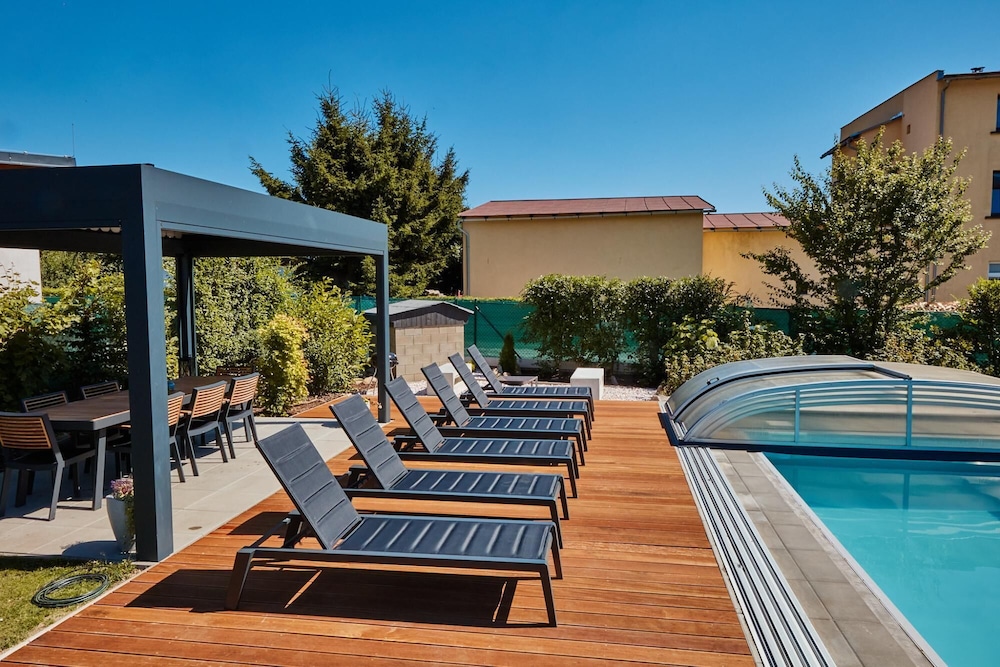 Villa photo 2