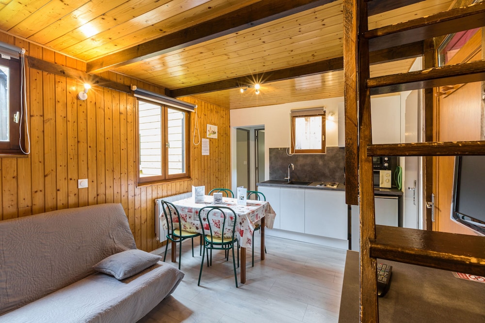 Classic Chalet, 2 Bedrooms photo 3