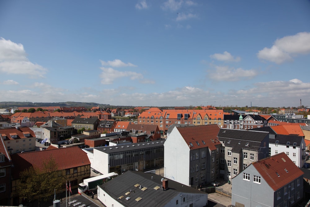 Standard Room, City View - Photo 4