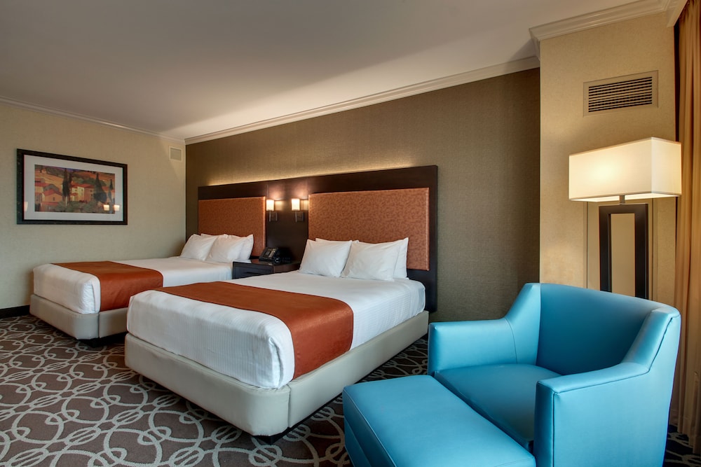 Deluxe Room, 2 Queen Beds - Photo 5