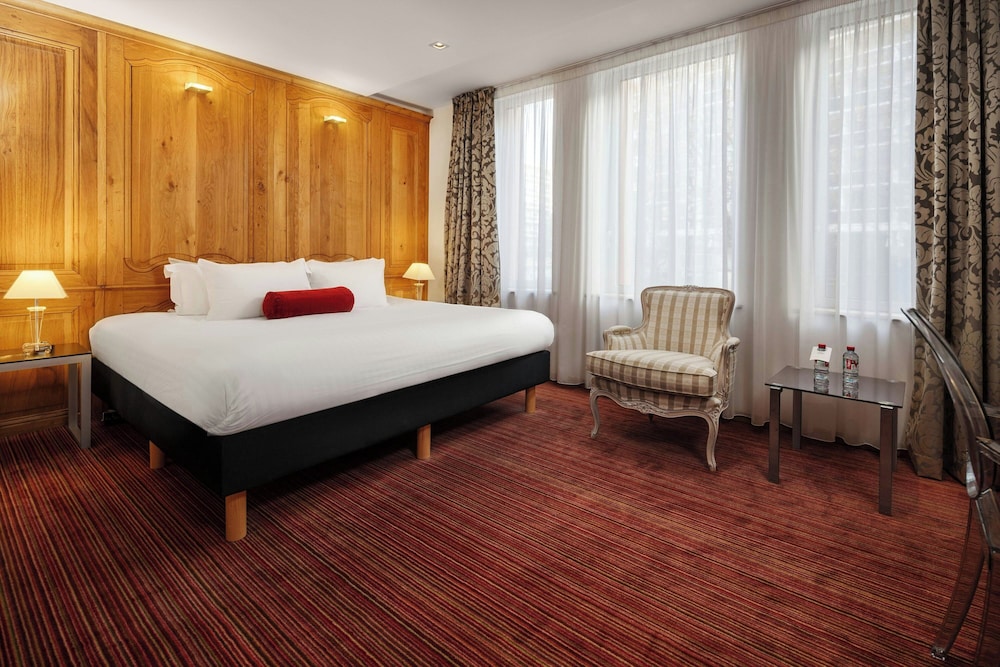 Standard Room, 1 Queen Bed - Photo 6