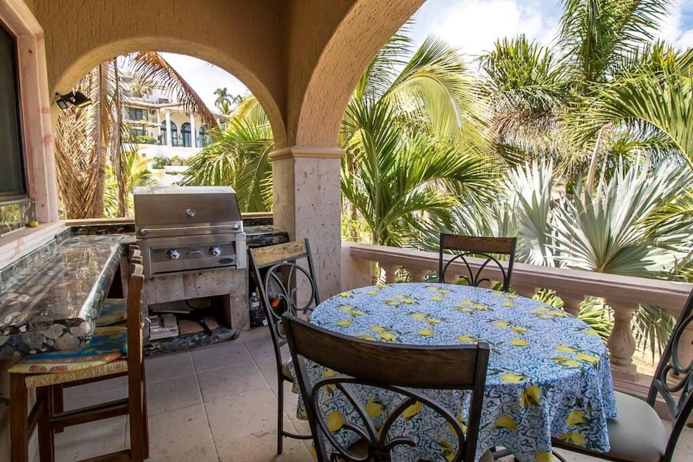 Villa photo 3