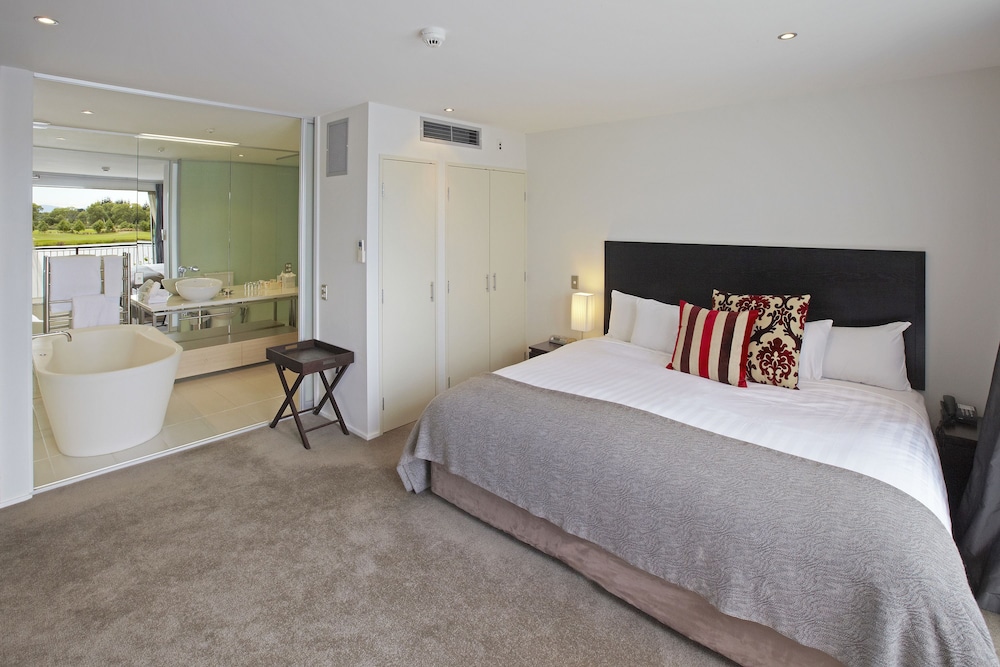 Room (Lakeview) - Photo 3
