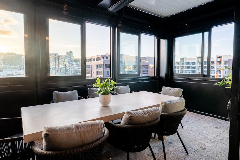 Luxury Penthouse, City View (4 King Beds) - Photo 27
